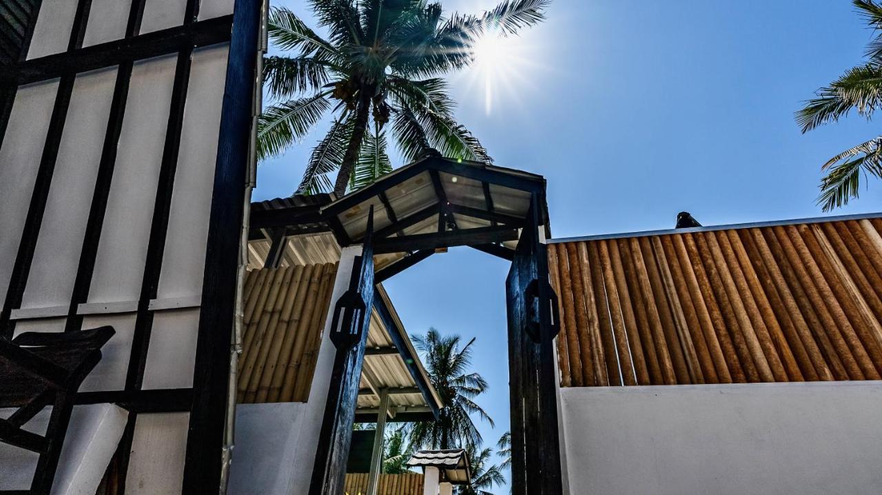 Sanctum Dive Bungalows With Private Pool Gili Trawangan Exteriör bild